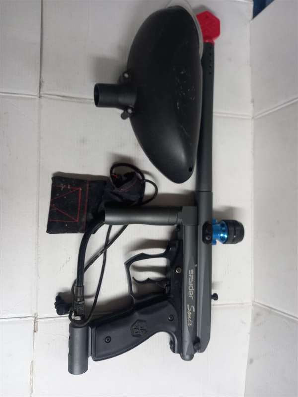 Spyder Sonix Paintball marker with Hopper
