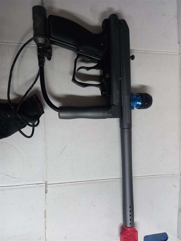 Spyder Sonix Paintball marker with Hopper