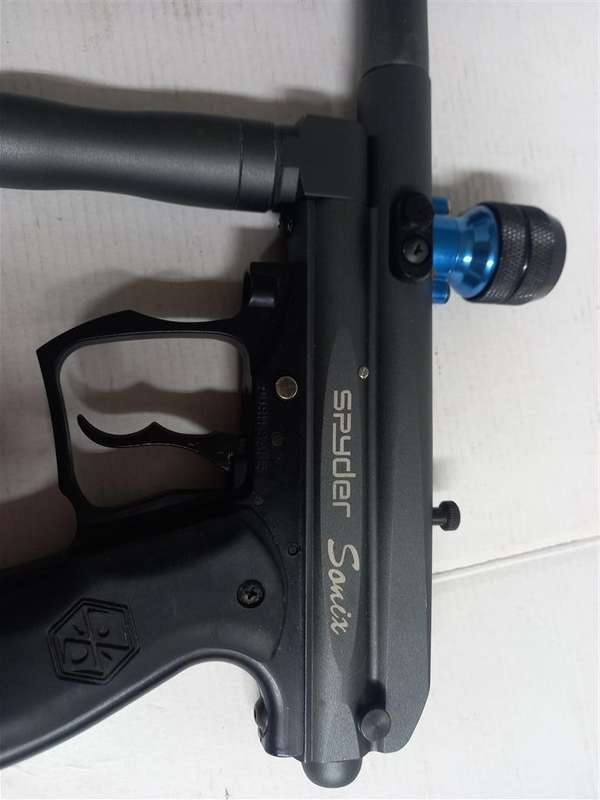 Spyder Sonix Paintball marker with Hopper