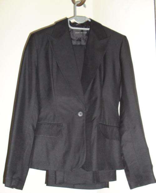 Jenni Button suit size 8