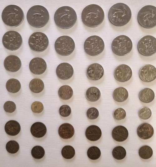 R1 - 1c Coin Set From 1977 to 1988 ..Bid to take All