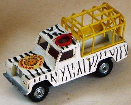 Corgi Land Rover 109WB Lions of Longleat