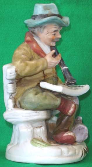 Two Porcelain Bisque Taiwanese Figurines. (Price is for the pair)