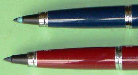 A set of two Parker Jotter Pens in box.   (22R131)