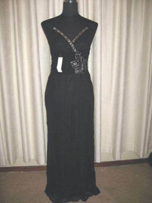 SEXY, STYLISH AND STUNNING PARTY DRESS - WINTER CLEARNANCE SALE - Bid from R1!