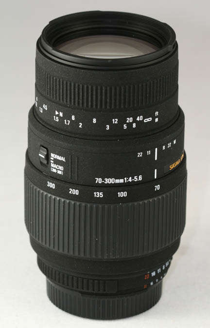 Sigma Zoom Telephoto 70-300mm f/4-5.6 DG Macro Autofocus Lens