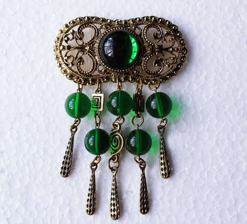 Agil Brooch or Scarf Pin (gold tone metal with green "stones")