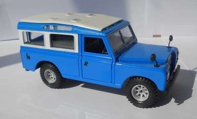 Land Rover Series III Station Wagon - 1:24 Burago