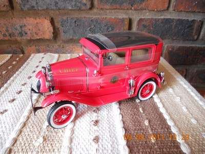 1931 Ford Model A Firemen Tudor - Motor City Classics - 1:18