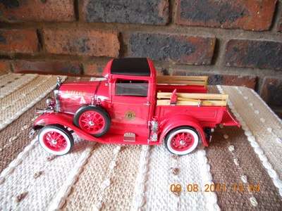 1931 Ford Model A Pick Up - Fire Chief - 1:18 Motor City Classics