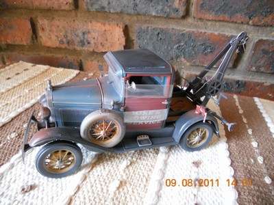 1931 Ford Model A Weathered Tow Truck - 1:18 Motor City Classics