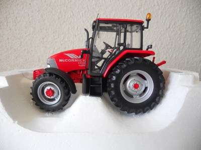 McCormick CX105 Tractor - 1:32 Die cast