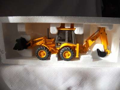 JCB 4CX Sitemaster Backhoe Loader - 1:35 Joal