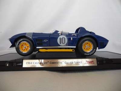 1964 Chevrolet Corvette Grand Sport - 1:18 Road Signature - Blue