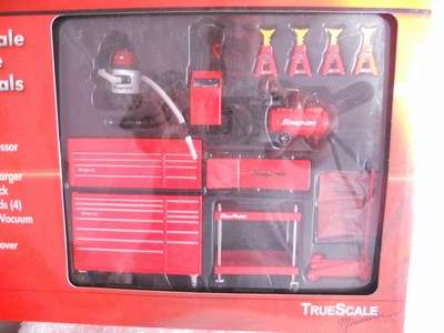 Snap On Garage Essentials - 1:18 True Scale Miniatures