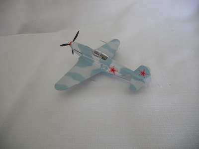 Soviet Yak-3 East Russia 1944 - 1:72 WW2 Aircraft Series - Platinum Collectible Assembled Model