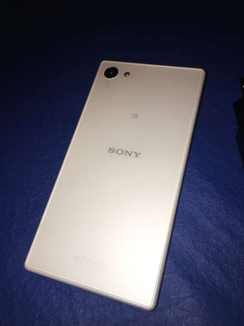 SONY XPERIA Z5 COMPACT E5823 - 32GB WHITE - 23MP CAMERA - EXCELLENT CONDITION