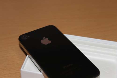 APPLE iPHONE 4 - 8GB - APPLE REPLACEMENTS IN BOX - EXCELLENT CONDITION + WARRANTY !!!