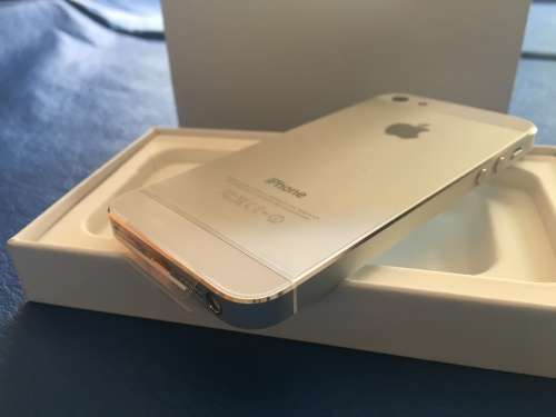 BLACK FRIDAY -APPLE iPHONE 5 - 32GB - APPLE REPLACEMENTS IN BOX - EXCELLENT CONDITION + WARRANTY !!!