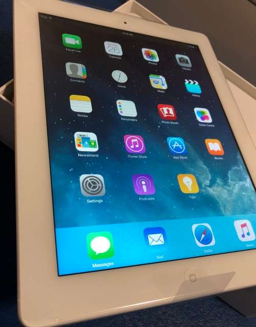 APPLE IPAD 3 - 16GB WIFI  - DEMO - LIKE NEW + WARRANTY !!!