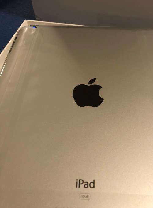 APPLE IPAD 3 - 16GB WIFI  - DEMO - LIKE NEW + WARRANTY !!!