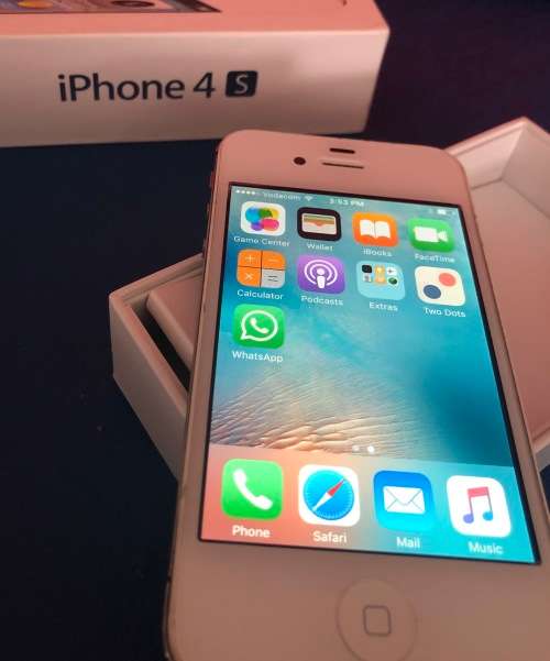 APPLE iPHONE 4S 16GB - WHITE - IN BOX - GOOD CONDITION