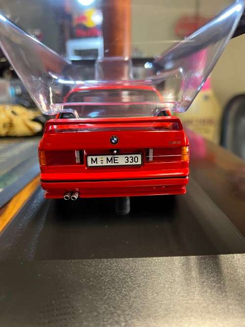 BMW E30 M3 1987 - Minichamps 1/18 scale - Bmw Dealer edition -Brand New