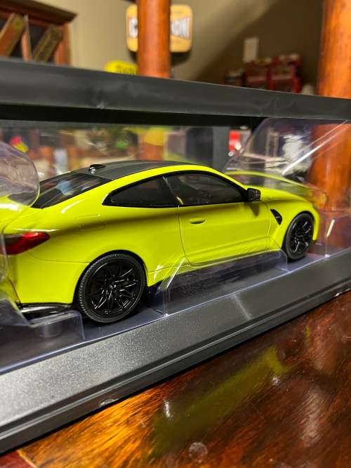 BMW M4 2020 - 1/18 scale MINICHAMPS BMW Dealer Edition - BRAND NEW !!!