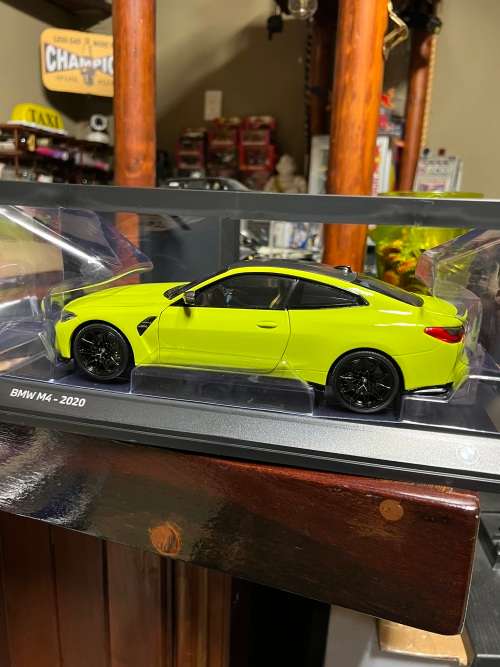 BMW M4 2020 - 1/18 scale MINICHAMPS BMW Dealer Edition - BRAND NEW !!!