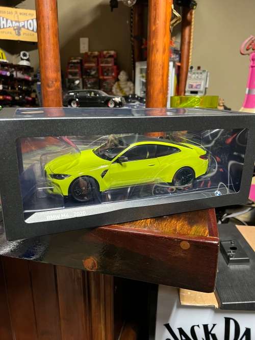 BMW M4 2020 - 1/18 scale MINICHAMPS BMW Dealer Edition - BRAND NEW !!!