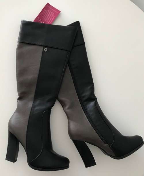 ORIGINAL Bronx Woman Boots- Black and Grey- BRAND NEW!! (No Box)