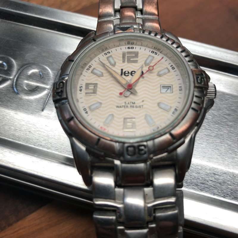 Good condition! JEEP Rugged 3 Hand Watch 38mm with Jeep Tin and papers