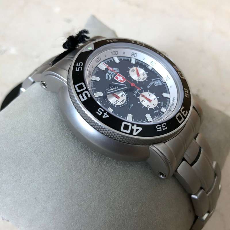 Retail: R12,000.00 >> CX Swiss Military Navy Diver 200m Swiss Made Chronograh Watch/Machine