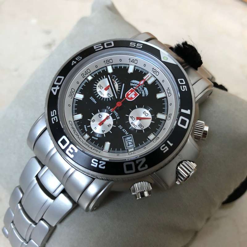 Retail: R12,000.00 >> CX Swiss Military Navy Diver 200m Swiss Made Chronograh Watch/Machine