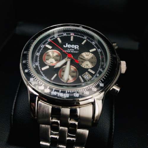 BRAND NEW >> JEEP Rugged Grand Date Chrono Watch 44mm with Jeep Tin and papers