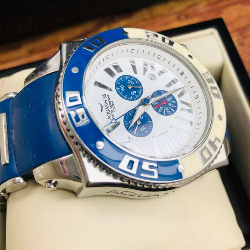 Retail: $1600 /R20,000.00 Aquaswiss Men's SWISSPORT XG Watch with Blue Silicone Band GOOD CONDITION