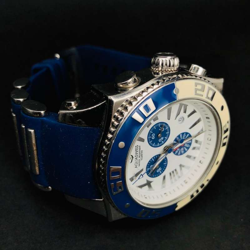 Retail: $1600 /R20,000.00 Aquaswiss Men's SWISSPORT XG Watch with Blue Silicone Band GOOD CONDITION