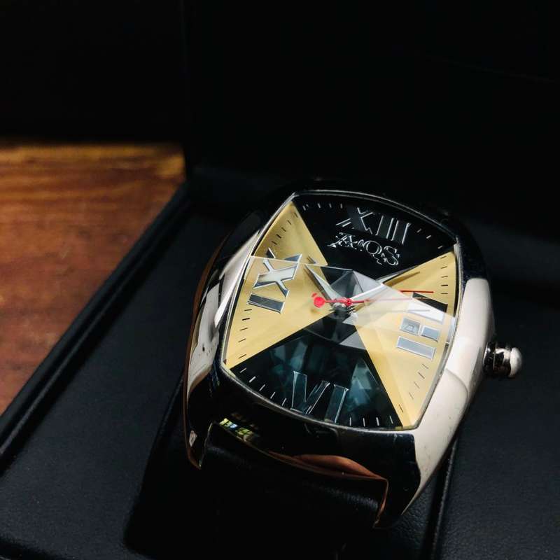 Retail: R15,100.00 AQUASWISS Men's Ice Pyramid Watch with Black Leather GOOD CONDITION