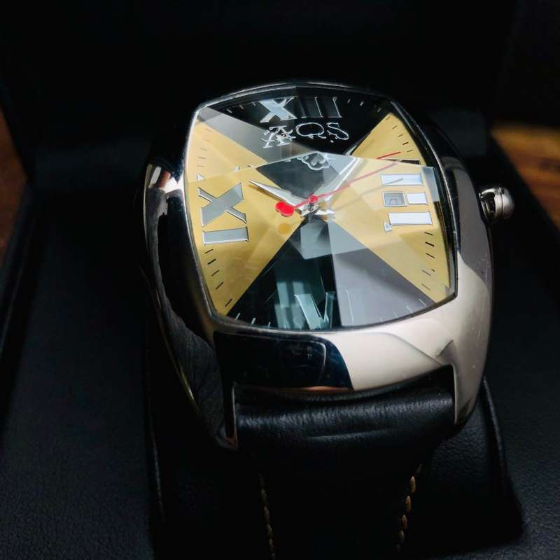Retail: R15,100.00 AQUASWISS Men's Ice Pyramid Watch with Black Leather GOOD CONDITION