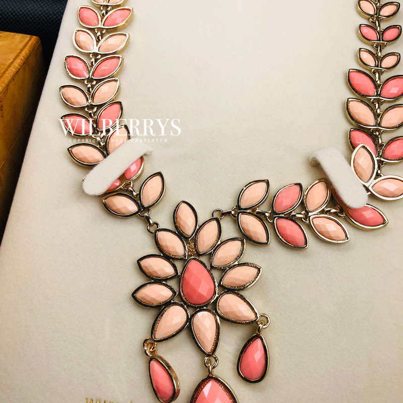 HOT! Must see! Retail: R1,500.00 AMRITA NEW YORK Dune Necklace Peach/Light Coral