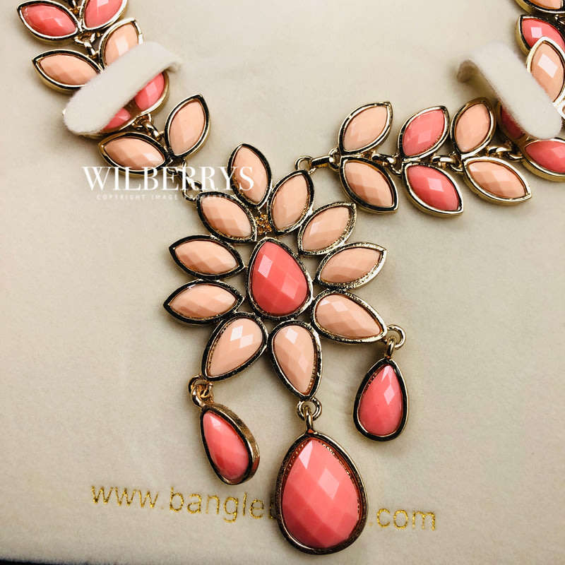 HOT! Must see! Retail: R1,500.00 AMRITA NEW YORK Dune Necklace Peach/Light Coral