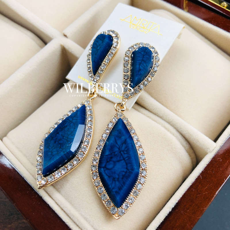 Must see! Retail: R1250.00 AMRITA NEW YORK Hampton Classic Two Tier Earring Blue Lapis