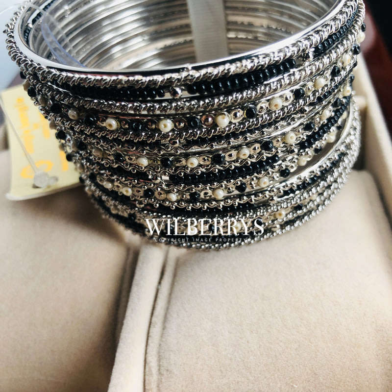 19pcs!! Must see! Retail: R1900.00 AMRITA NEW YORK Joan Bangle Set 19pcs