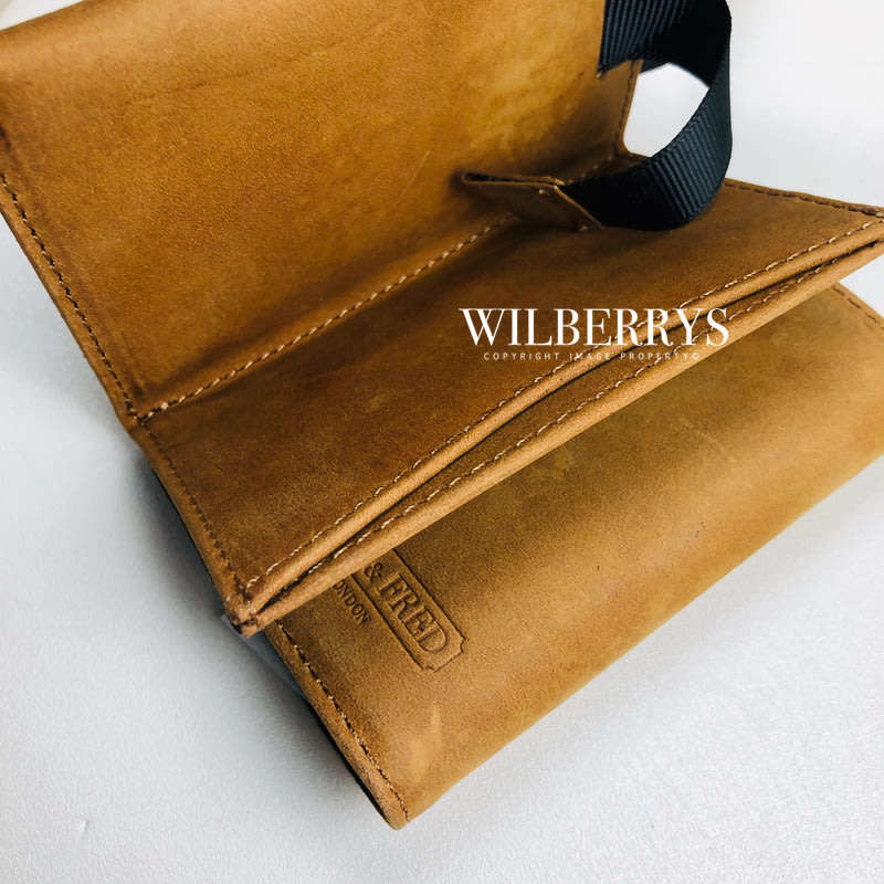 Retail: R2699.00 Tom & Fred London® Freddy CAMEL TAN Genuine Leather SPEED Wallet