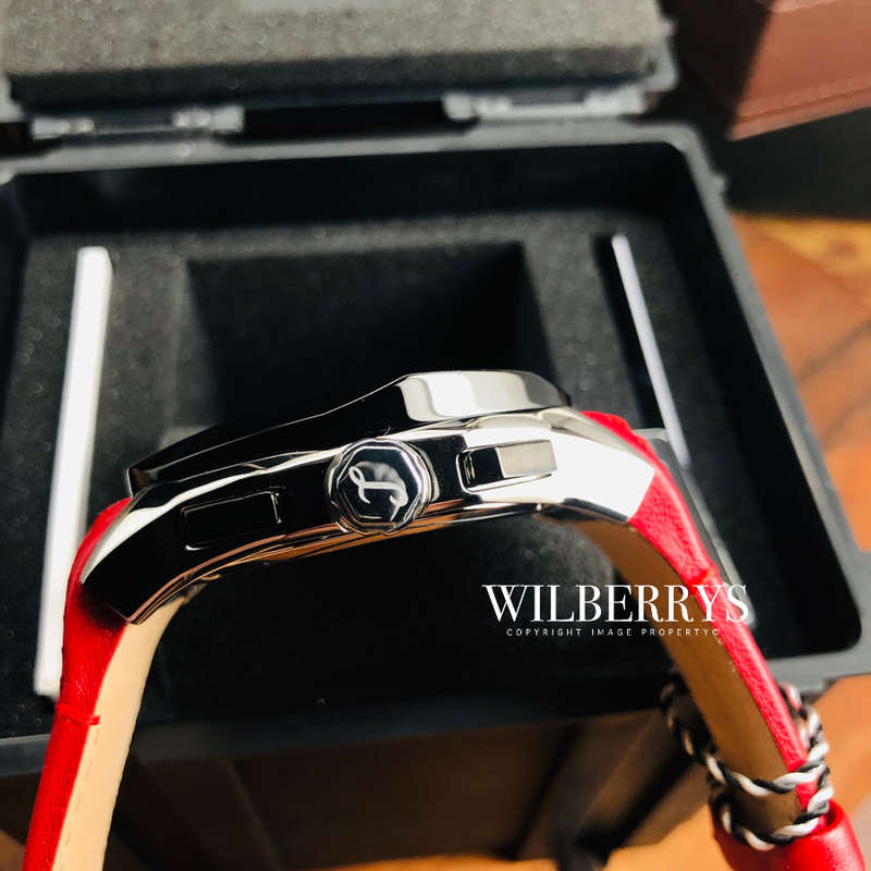 Retail: R30,000.00 Tonino Lamborghini Men's SPYDER BLACK/RED EDITION Carbon Fiber Chronograph Watch