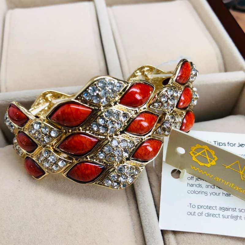 last 1! Must see! Retail: R2,000.00 AMRITA NEW YORK Dorcas Bracelet Fuschia