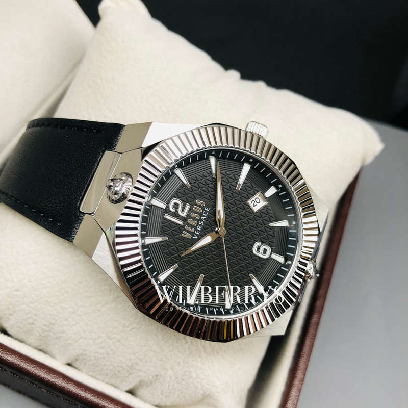 **Retail: R10,000.00*** VERSACE Men's Versus Chicago Surgical Steel Watch BRAND NEW IN BOX