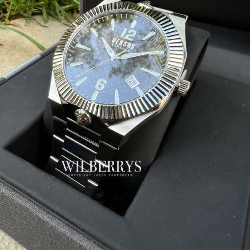 **Retail: R10,000.00*** VERSACE Men's Versus Chicago Surgical Steel Watch BRAND NEW IN BOX