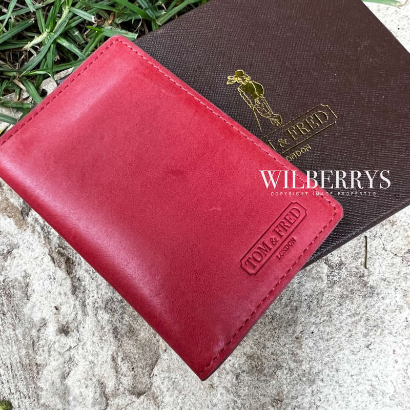 Retail: $129 / R2,199.00 TOM & FRED® Men's WORN VINTAGE OILED RED Manchester Vertical Bi-fold Wallet