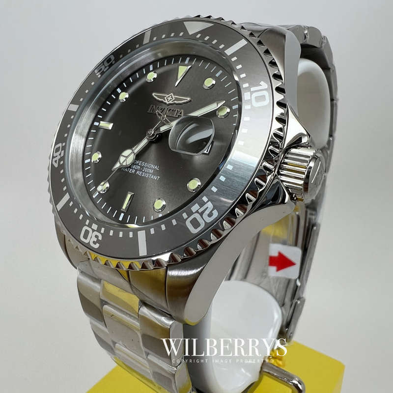 Retail: R6,999.00 INVICTA Men`s CHARCOAL Sea Dweller 200M Chronograph Watch BRAND NEW IN BOX